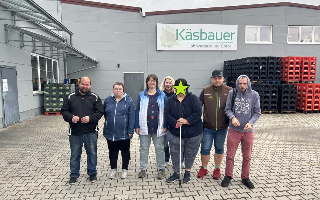 Die Verpackungsgruppe besichtigt die Firma Käsbauer