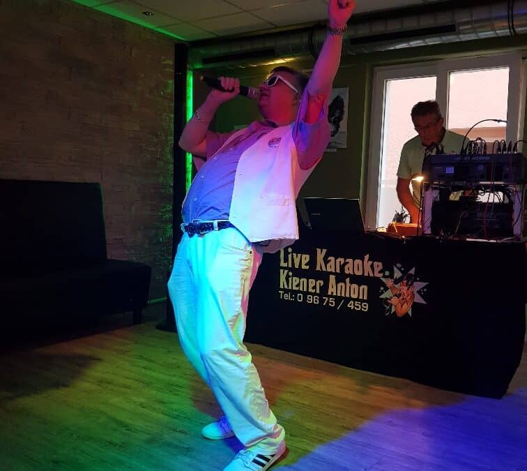 Karaokeparty mit 50 Hits der letzten 50 Jahre