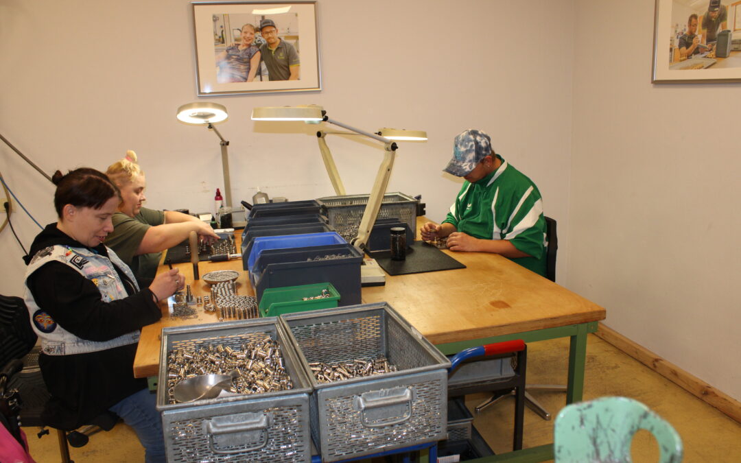 Präzisionsarbeit mit System: Neue Kupplung in der Montagegruppe der WfbM